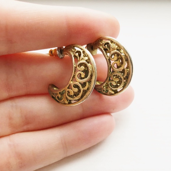Vintage Jewelry - Vintage chunky gold openwork hoop earrings